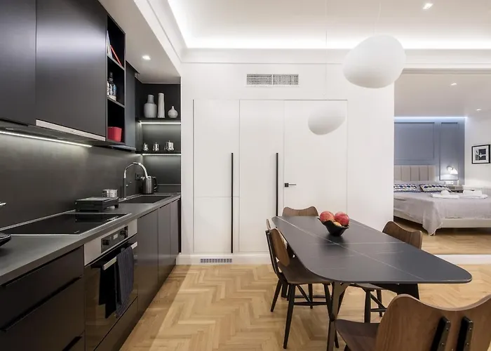 Chic Central Athens Apartment At Mavilli Sq.