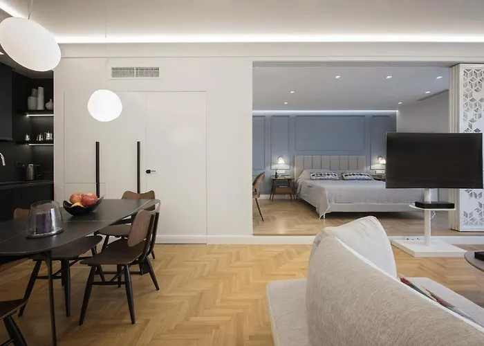 Chic Central Athens Apartment At Mavilli Sq.